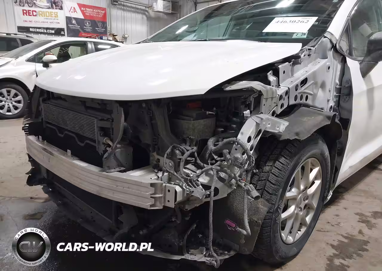 2024 Chrysler Pacifica Touring L VIN:2C4RC1BG4RR182917 - 6