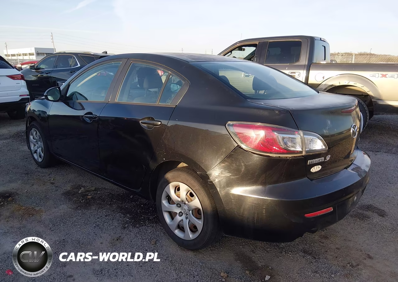 2013 Mazda Mazda3 I Sport VIN:JM1BL1U7XD1744251 - 3