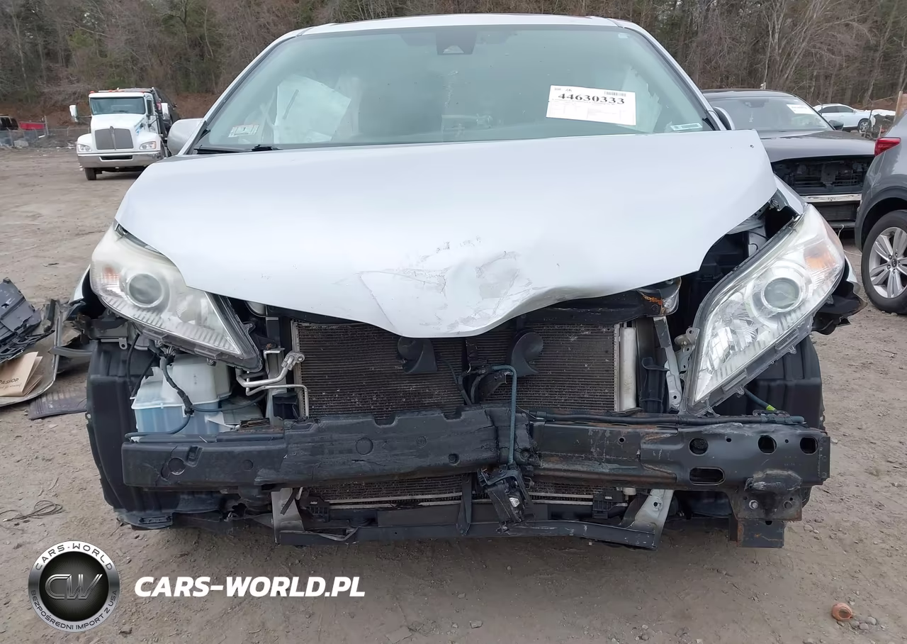 2019 Toyota Sienna Le 7 Passenger VIN:5TDJZ3DCXKS215658 - 10