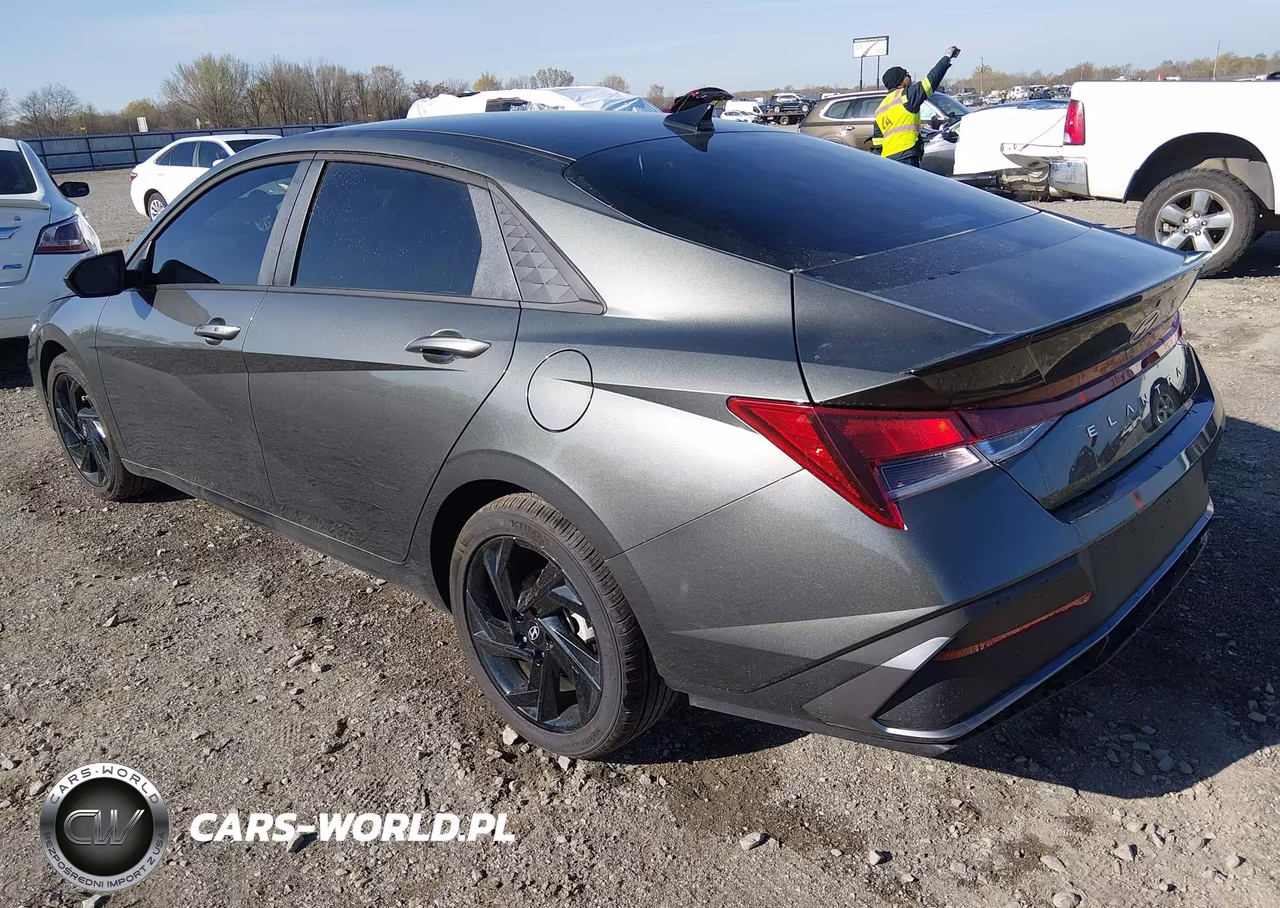 2026 Hyundai Elantra Sel Sport VIN:KMHLM4DG9TU141447 - 3