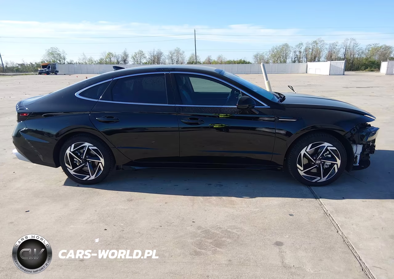 2026 Hyundai Sonata Sel Sport VIN:KMHL64JA8TA526655 - 13