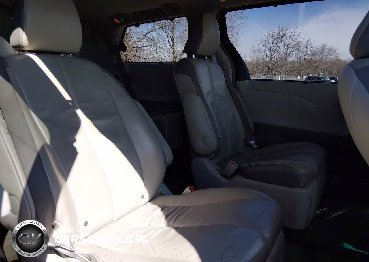 2011 Toyota Sienna Limited VIN:5TDDK3DC6BS017760 - 8