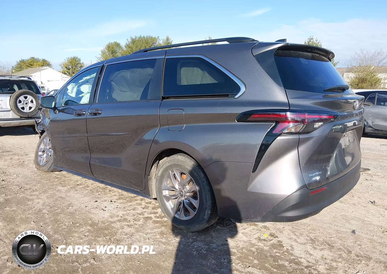 2024 Toyota Sienna Le VIN:5TDBSKFC3RS126590 - 3