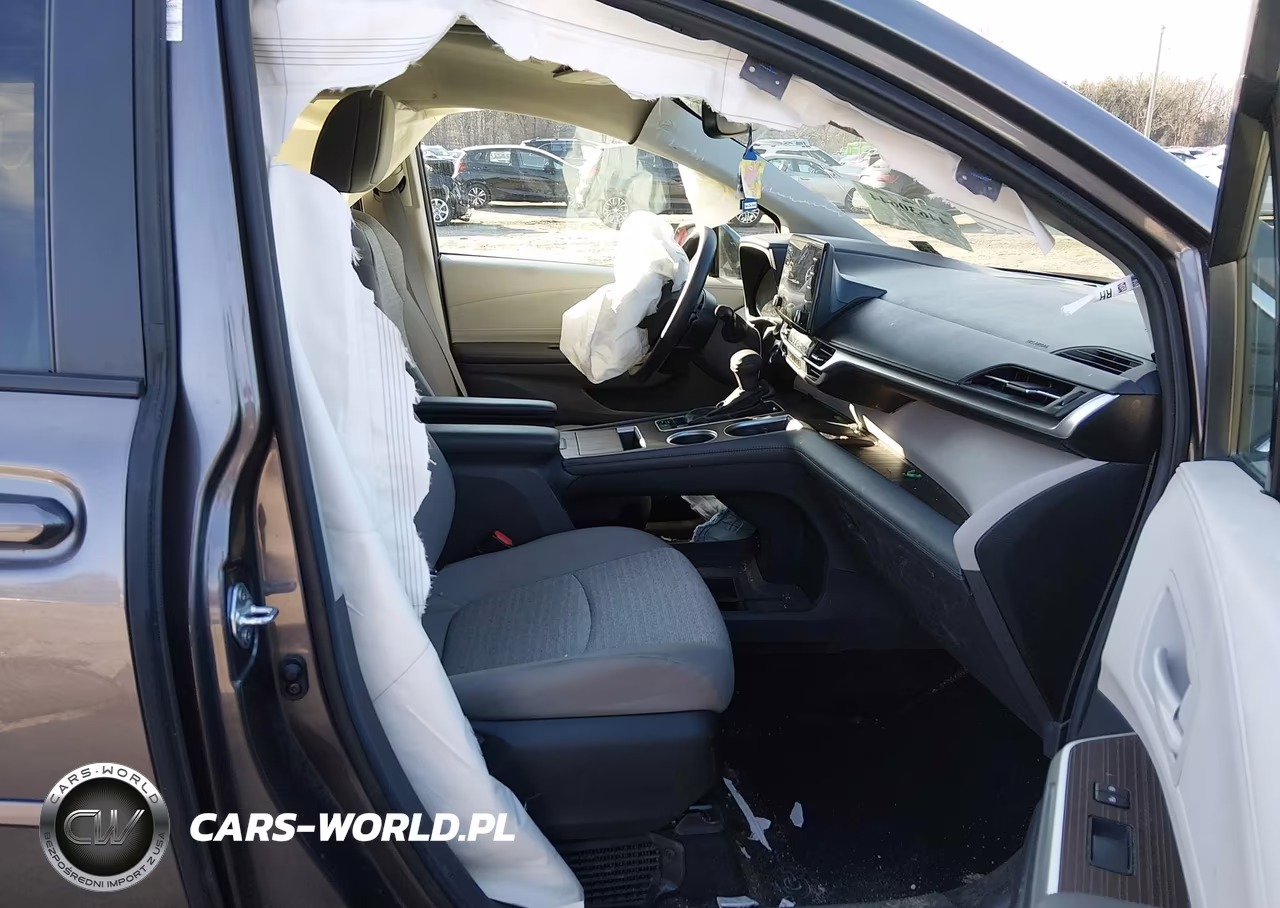 2024 Toyota Sienna Le VIN:5TDBSKFC3RS126590 - 5