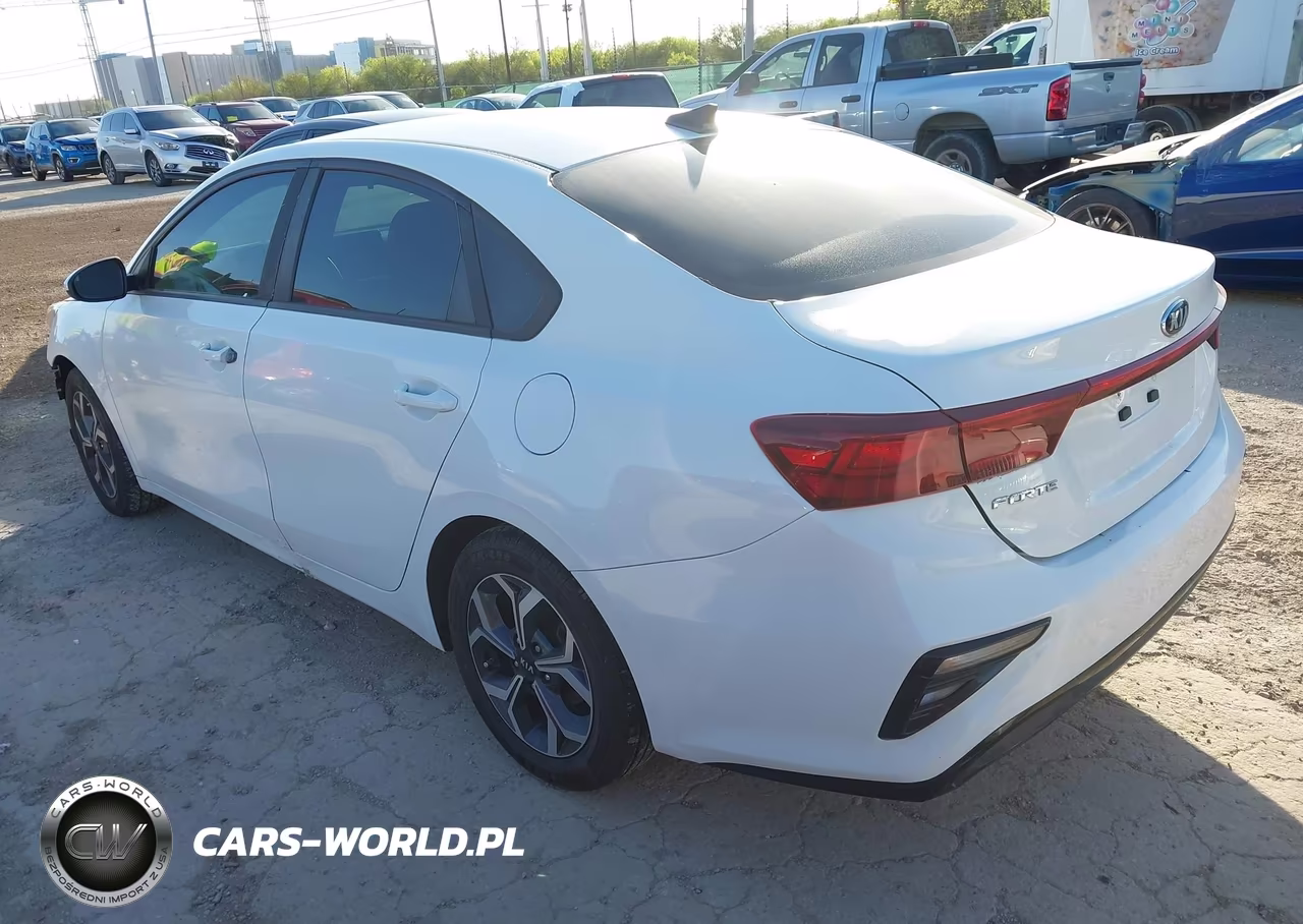 2020 Kia Forte Lxs VIN:3KPF24AD5LE175529 - 3