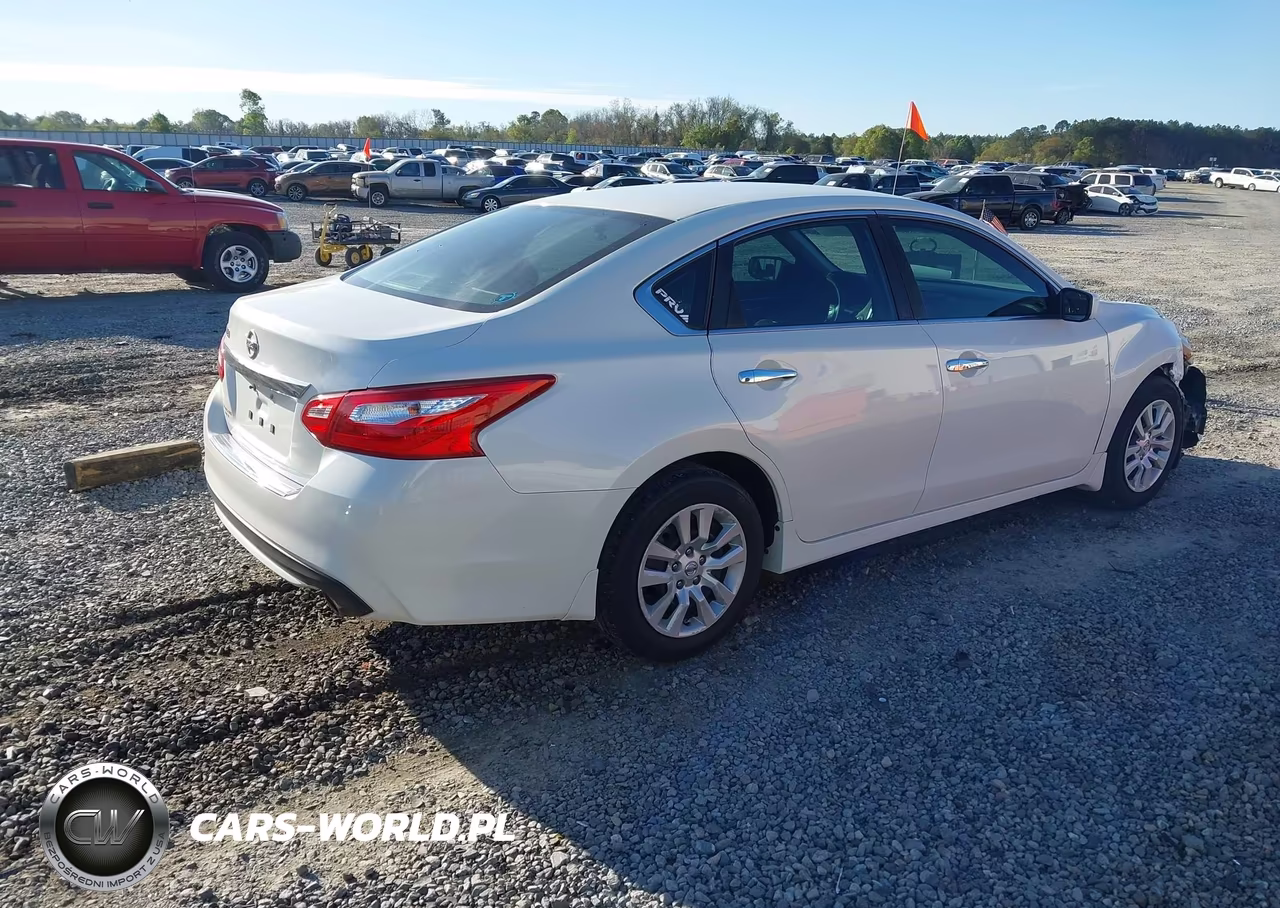 2017 Nissan Altima 2.5 S VIN:1N4AL3AP1HC148263 - 4