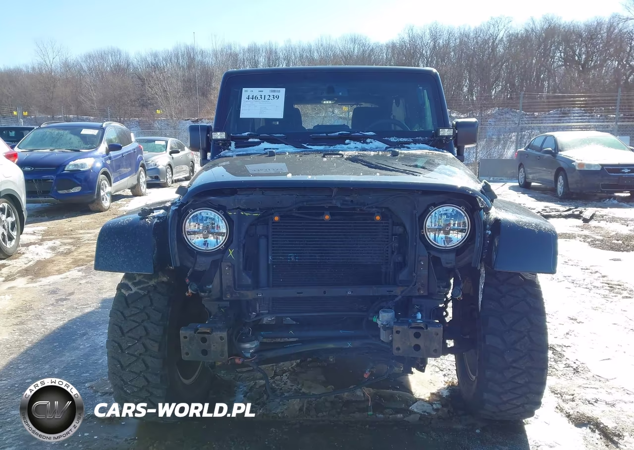 2015 Jeep Wrangler Unlimited Sahara VIN:1C4BJWEG3FL727316 - 13