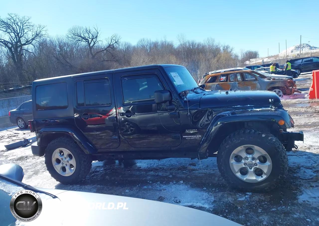 2015 Jeep Wrangler Unlimited Sahara VIN:1C4BJWEG3FL727316 - 14