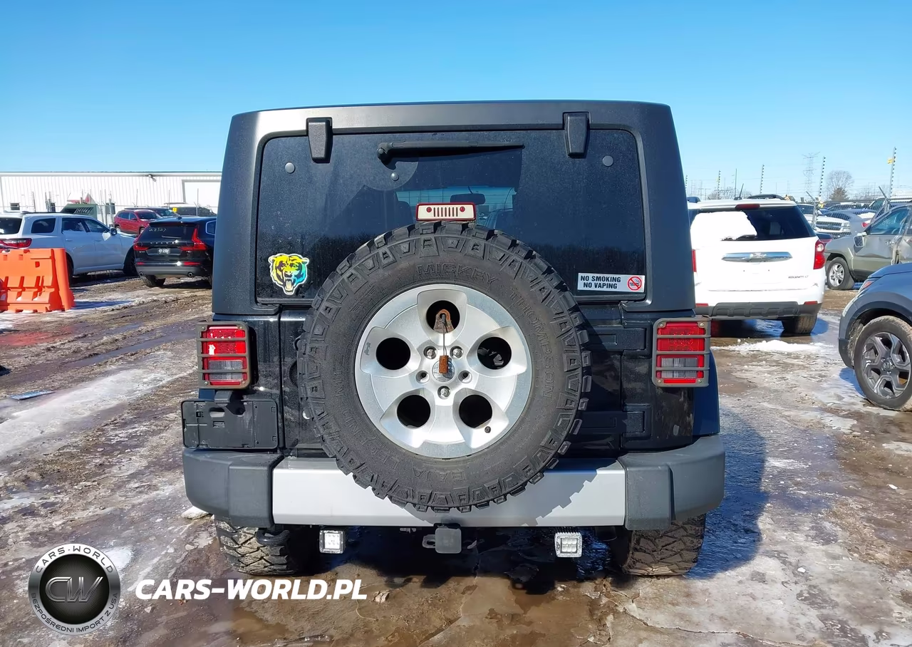 2015 Jeep Wrangler Unlimited Sahara VIN:1C4BJWEG3FL727316 - 17
