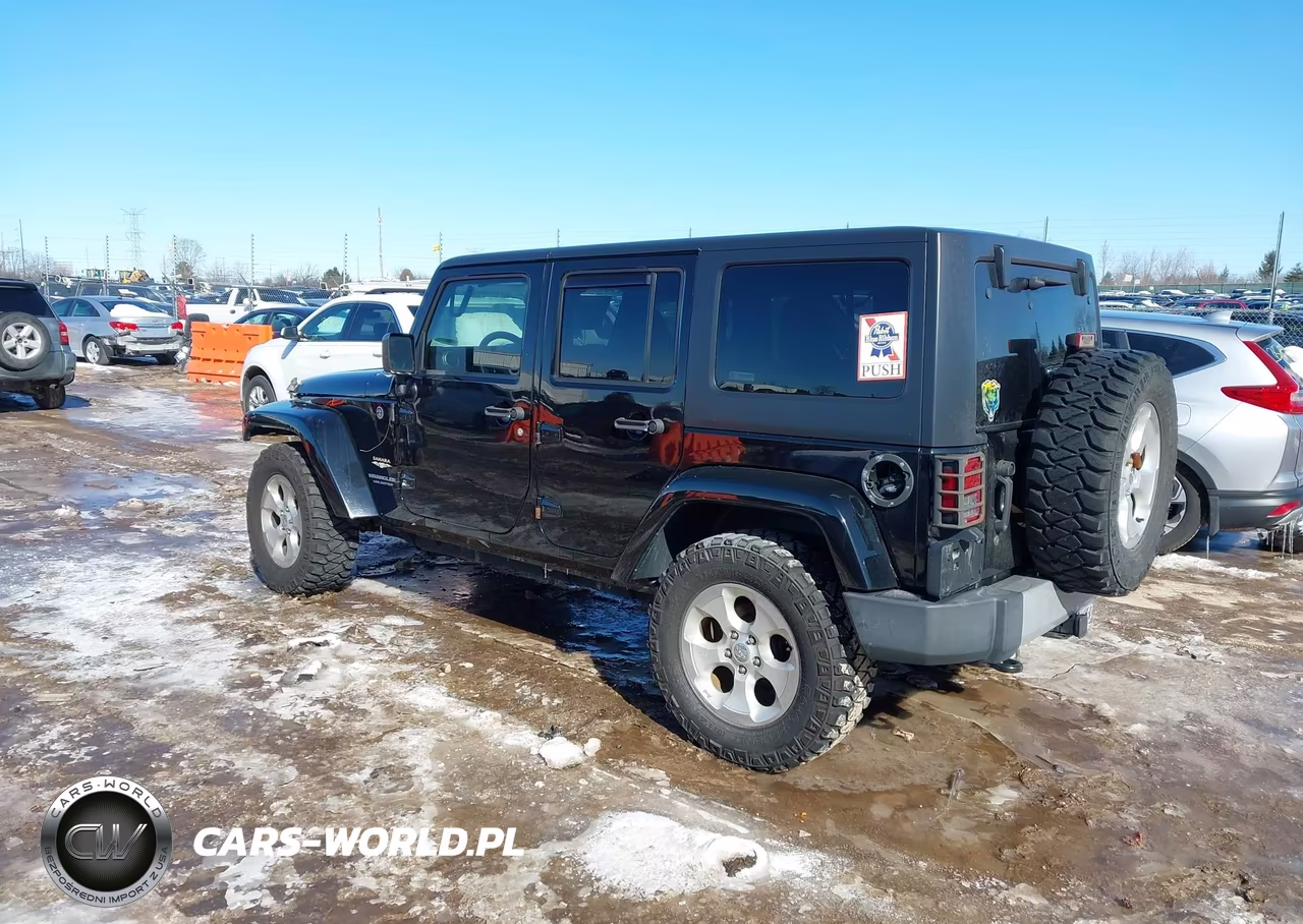 2015 Jeep Wrangler Unlimited Sahara VIN:1C4BJWEG3FL727316 - 3
