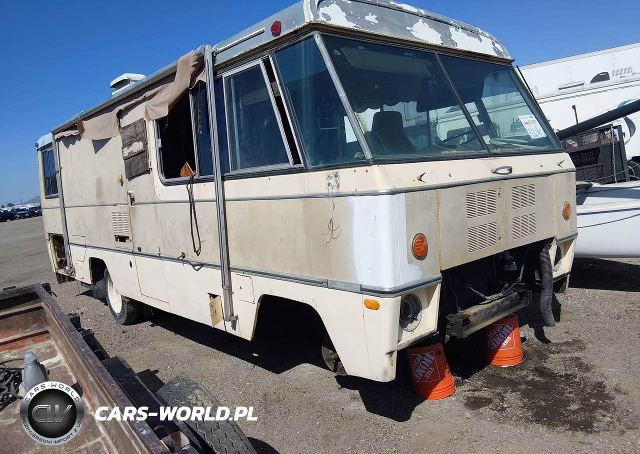 1973 Superior 2200
