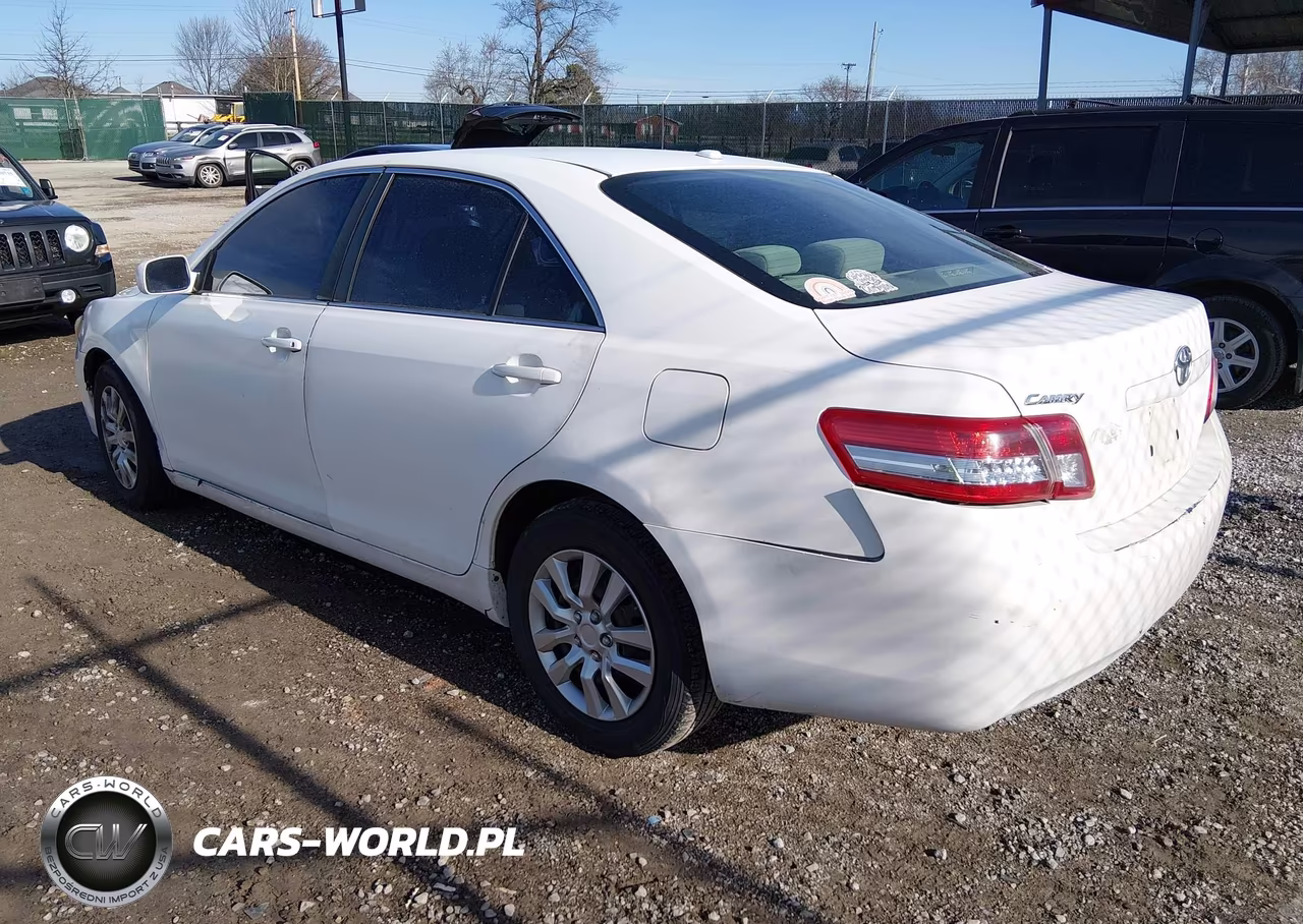 2011 Toyota Camry Le VIN:4T1BF3EK0BU647993 - 3