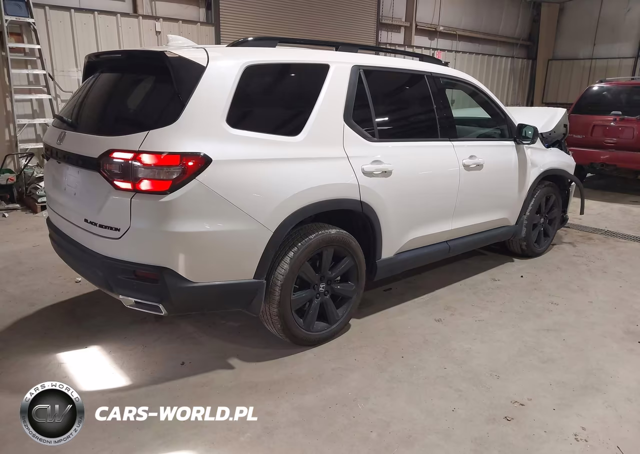 2025 Honda Pilot Black Edition VIN:5FNYG1H95SB138502 - 4