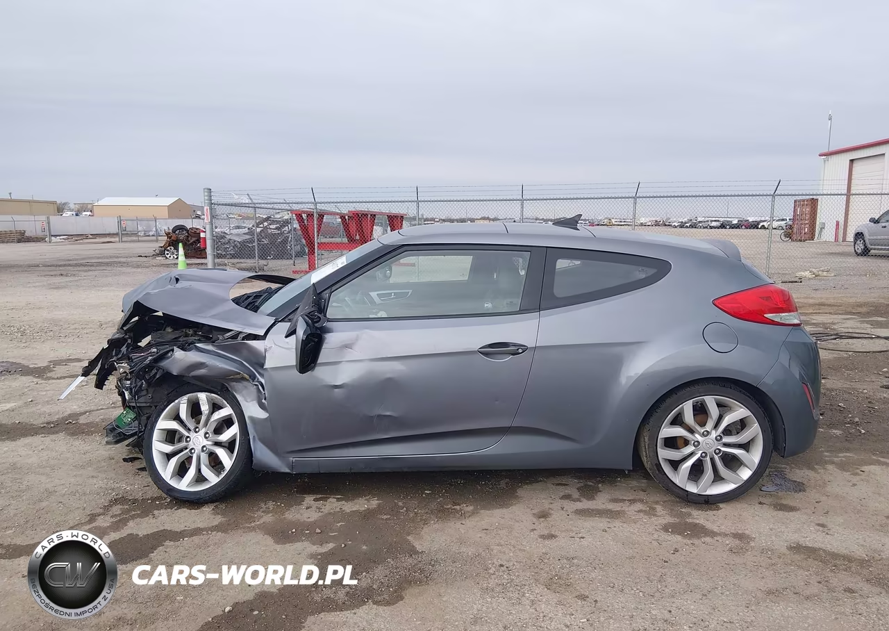 2013 Hyundai Veloster Base W-Black VIN:KMHTC6ADXDU131911 - 15