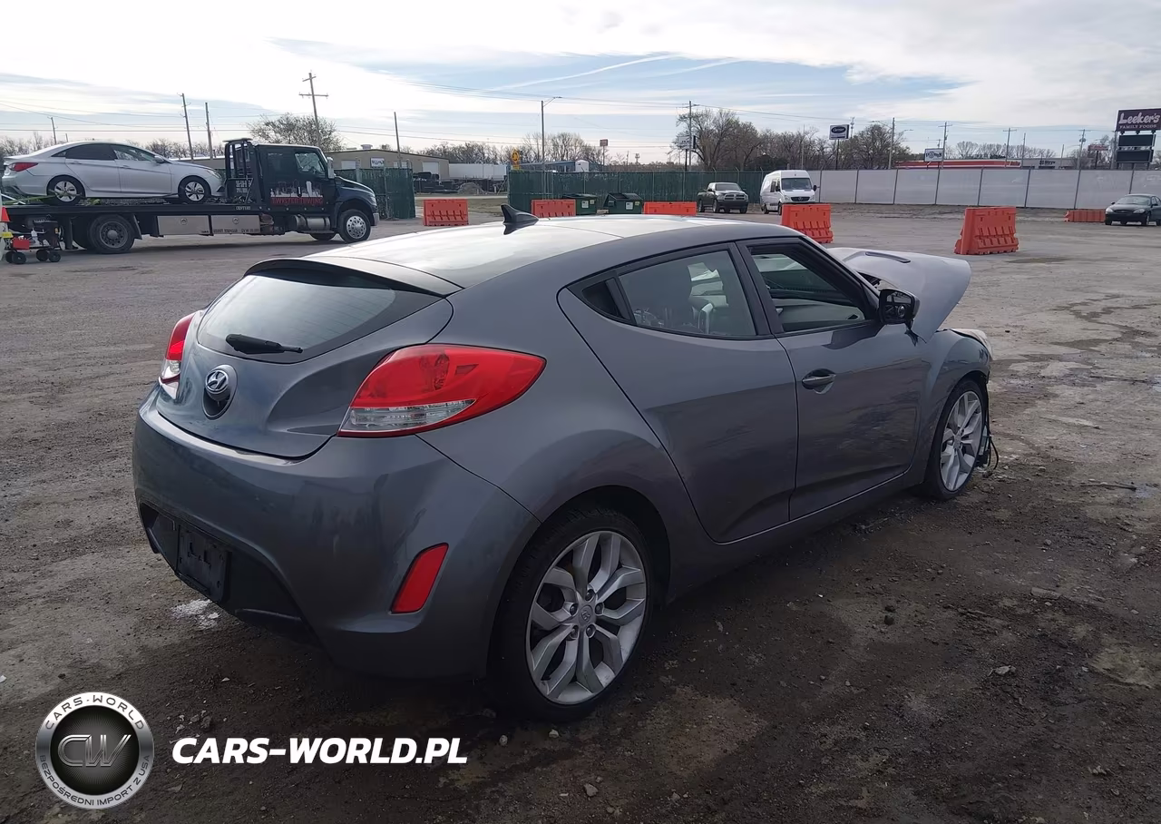 2013 Hyundai Veloster Base W-Black VIN:KMHTC6ADXDU131911 - 4