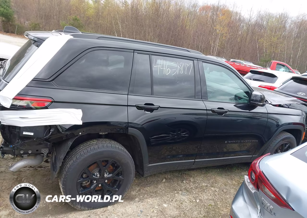 2025 Jeep Grand Cherokee Altitude X 4X4 VIN:1C4RJHAG3SC301006 - 14