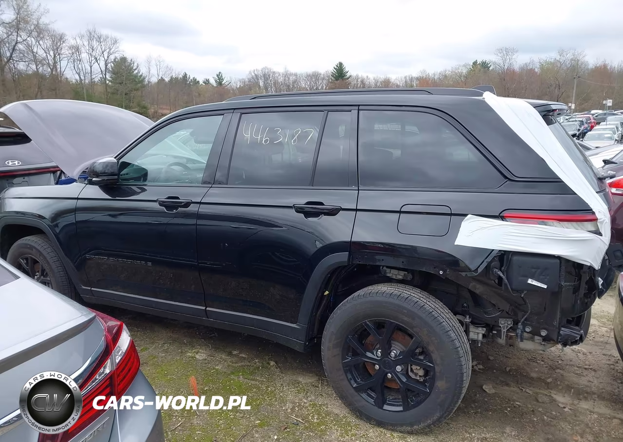 2025 Jeep Grand Cherokee Altitude X 4X4 VIN:1C4RJHAG3SC301006 - 15