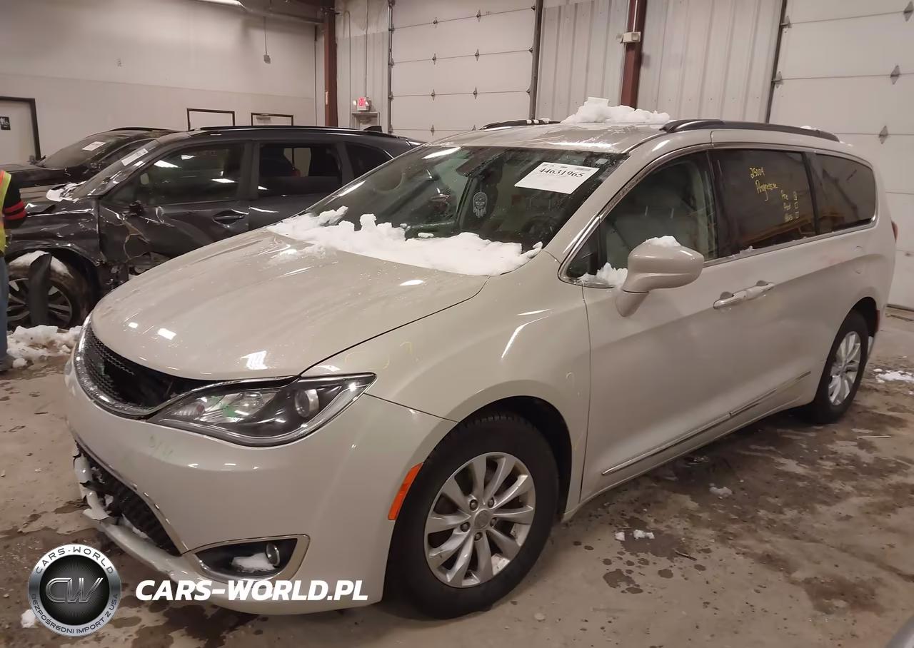 2017 Chrysler Pacifica Touring-L VIN:2C4RC1BG9HR633855 - 2