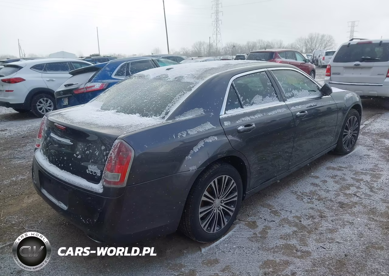 2014 Chrysler 300 300S VIN:2C3CCAGT3EH164439 - 4