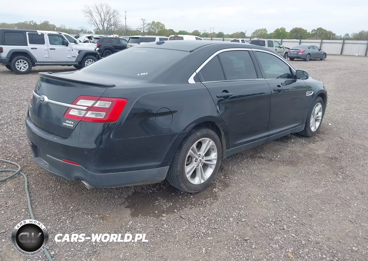 2015 Ford Taurus Sel VIN:1FAHP2E8XFG179890 - 4