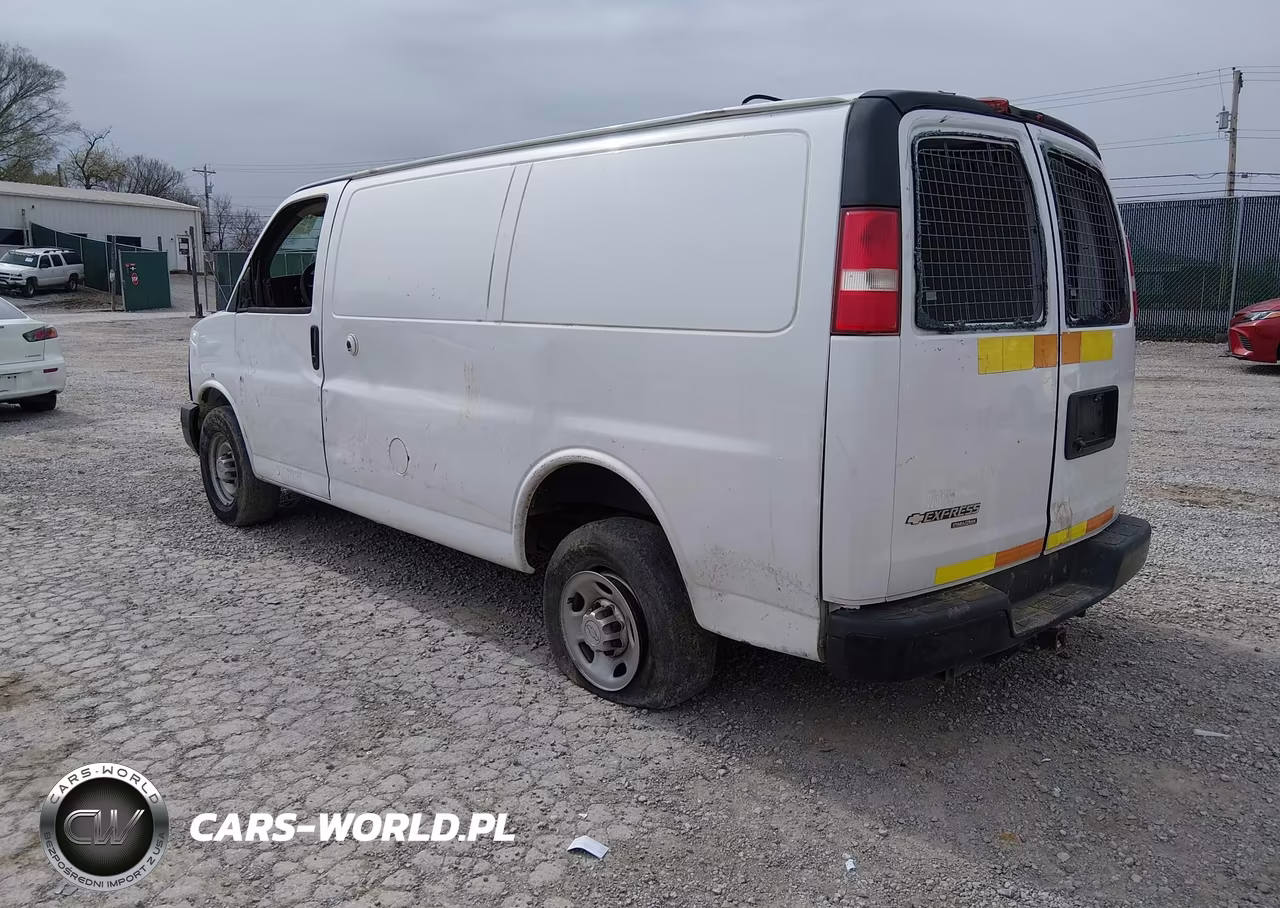2015 Chevrolet Express 2500 Work Van VIN:1GCWGFCF6F1220741 - 3