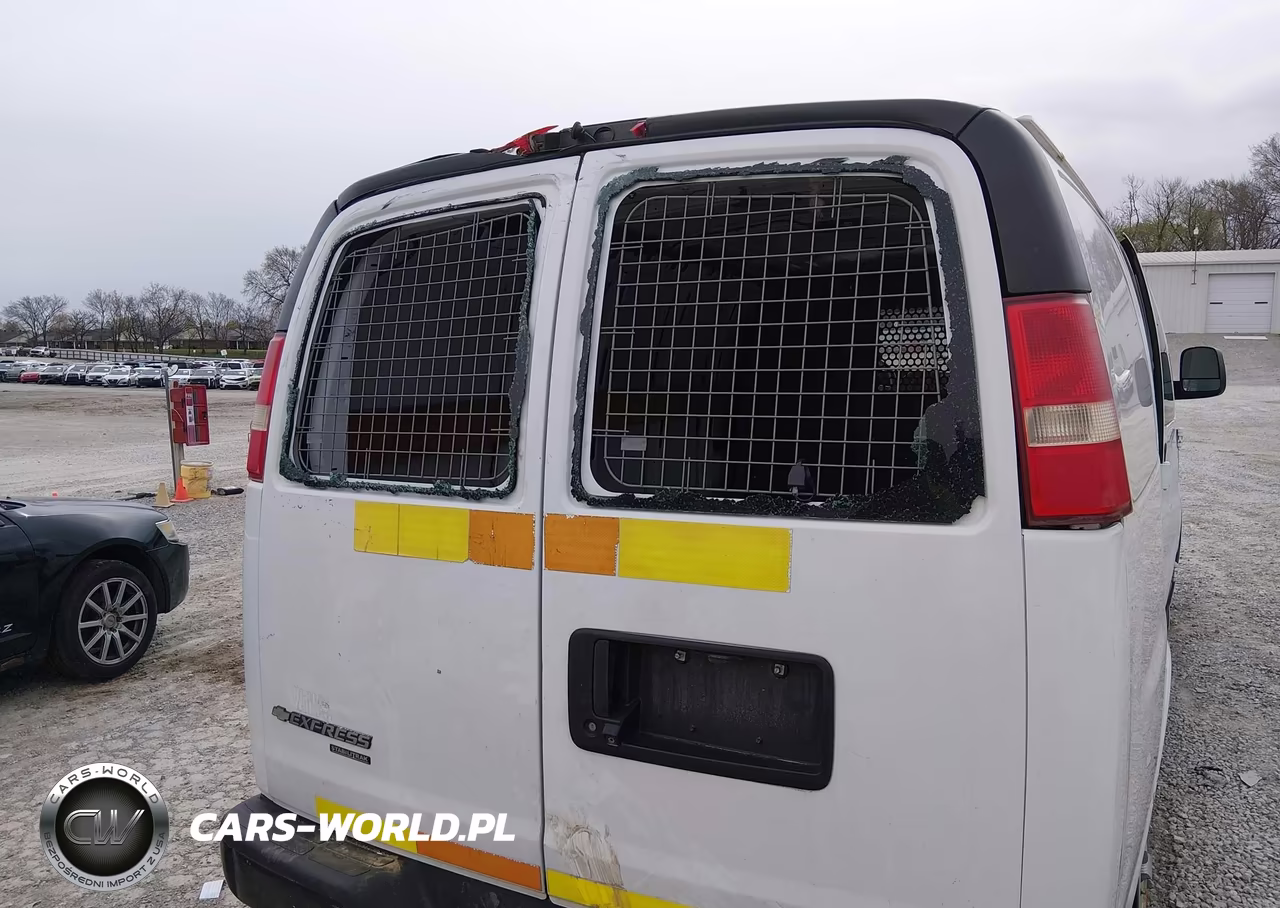 2015 Chevrolet Express 2500 Work Van VIN:1GCWGFCF6F1220741 - 6