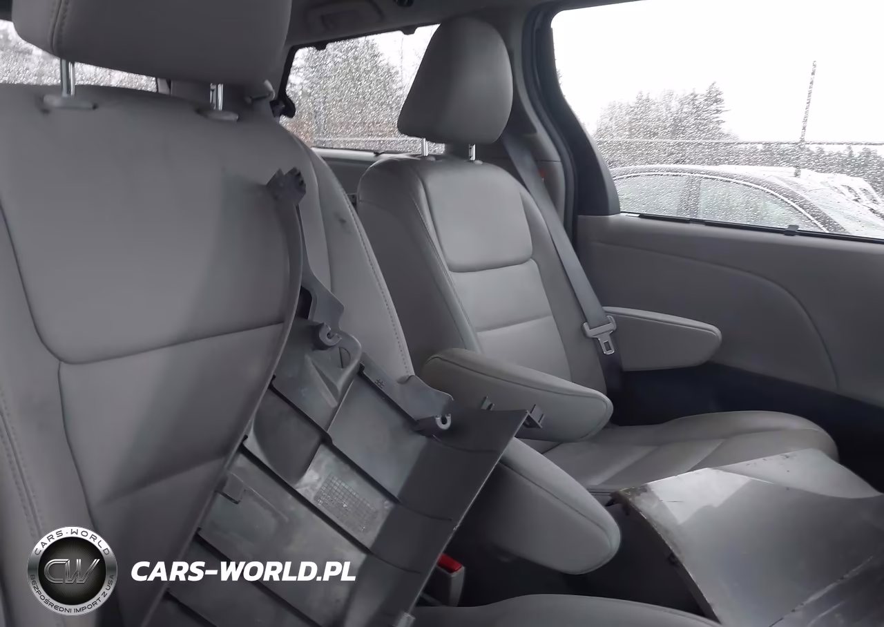 2017 Toyota Sienna Xle 7 Passenger VIN:5TDDZ3DC3HS156250 - 8