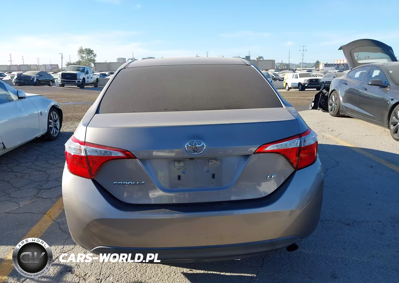 2015 Toyota Corolla Le VIN:5YFBURHE5FP194508 - 17