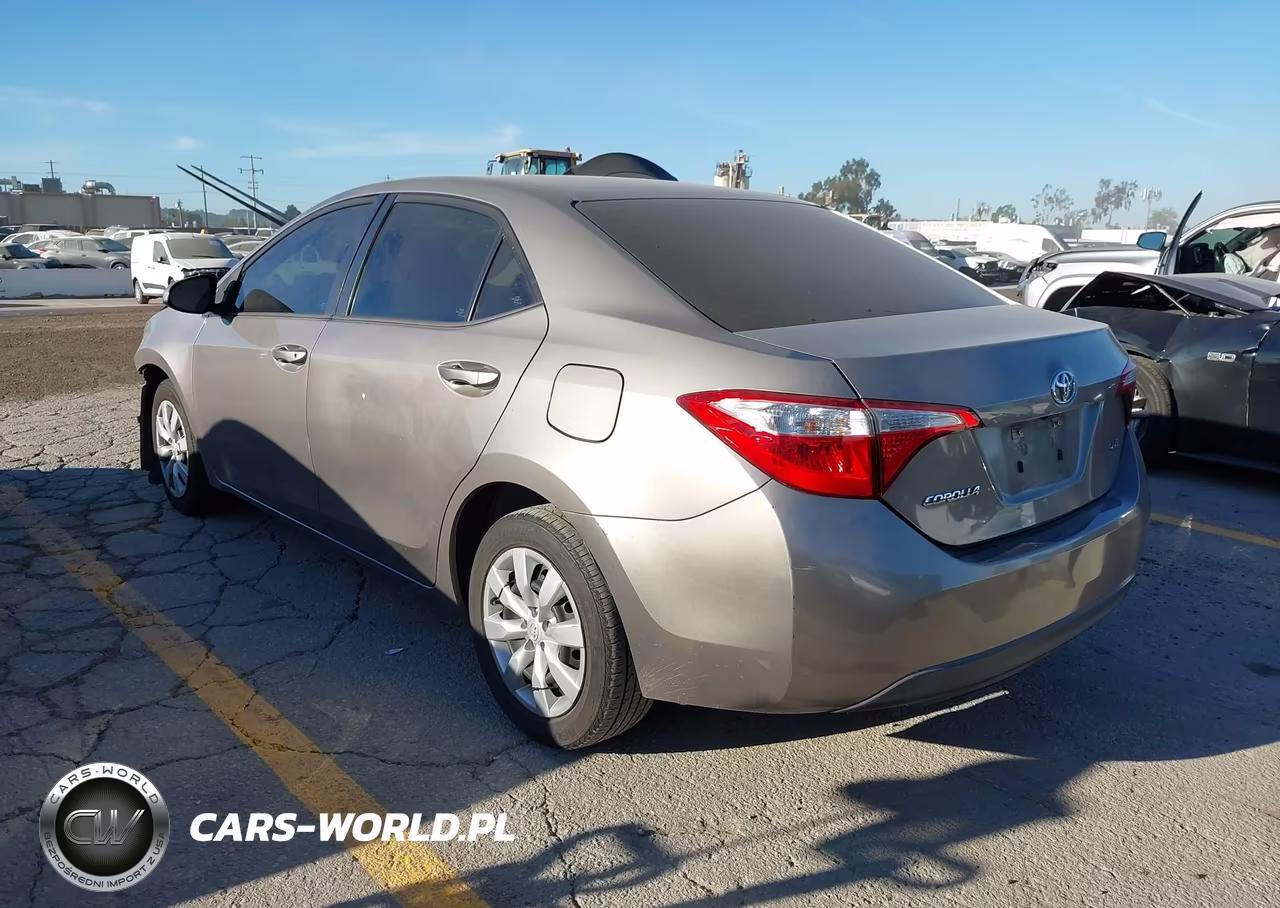 2015 Toyota Corolla Le VIN:5YFBURHE5FP194508 - 3