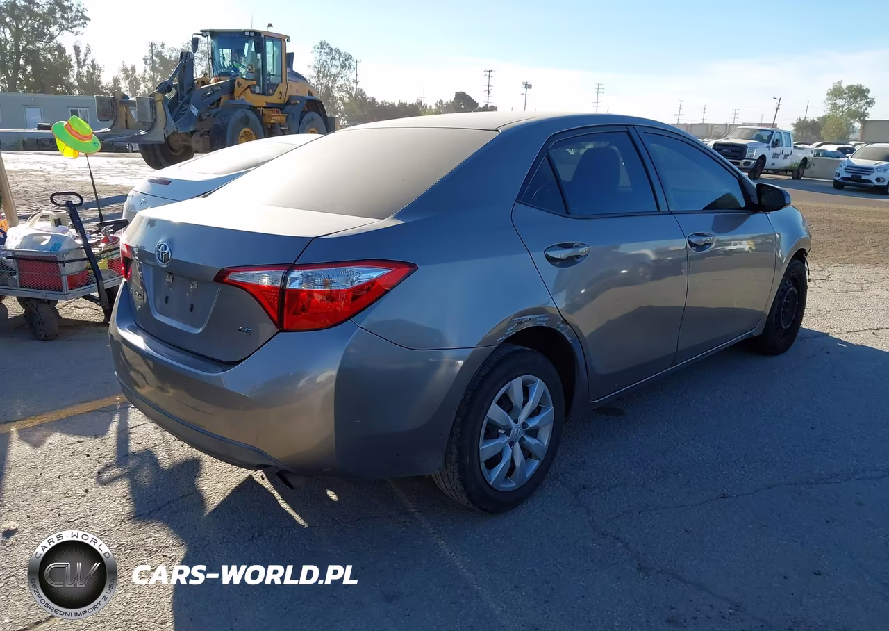 2015 Toyota Corolla Le VIN:5YFBURHE5FP194508 - 4