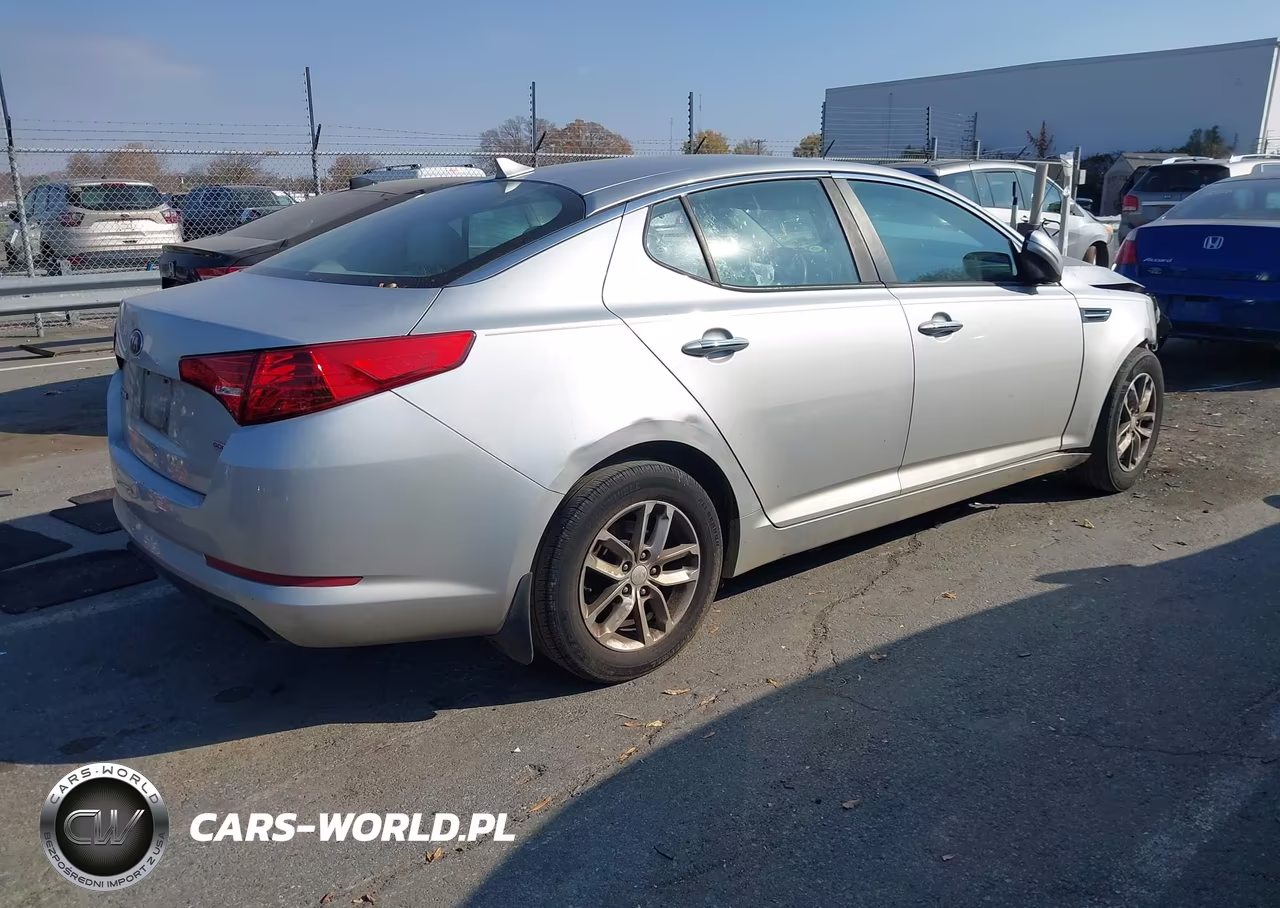 2013 Kia Optima Lx VIN:5XXGM4A78DG242965 - 4