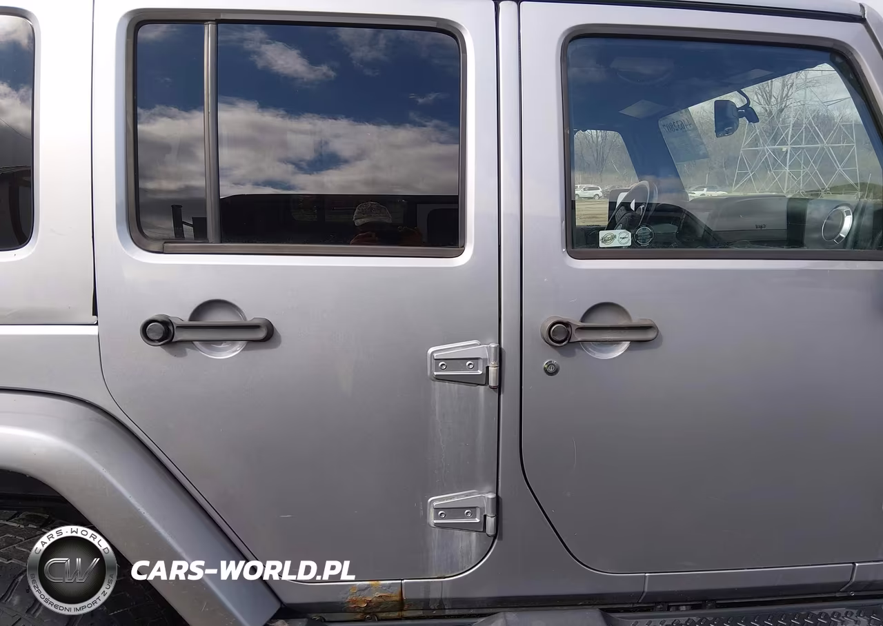 2013 Jeep Wrangler Unlimited Sahara VIN:1C4BJWEG2DL665940 - 13