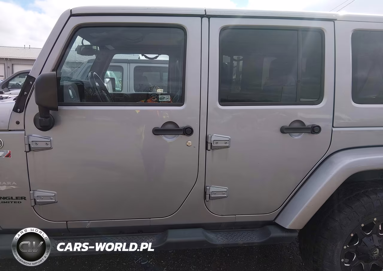 2013 Jeep Wrangler Unlimited Sahara VIN:1C4BJWEG2DL665940 - 14