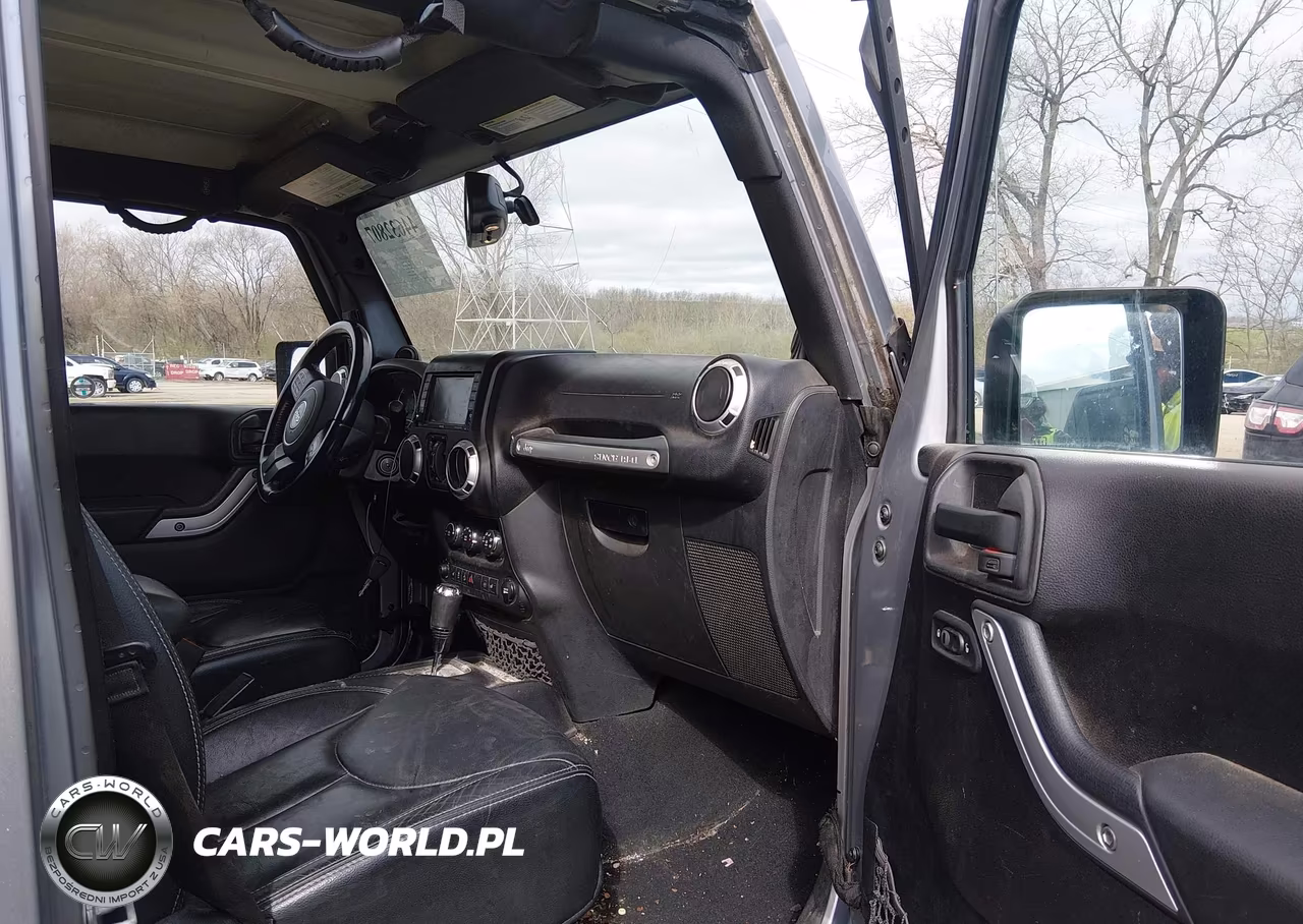 2013 Jeep Wrangler Unlimited Sahara VIN:1C4BJWEG2DL665940 - 5