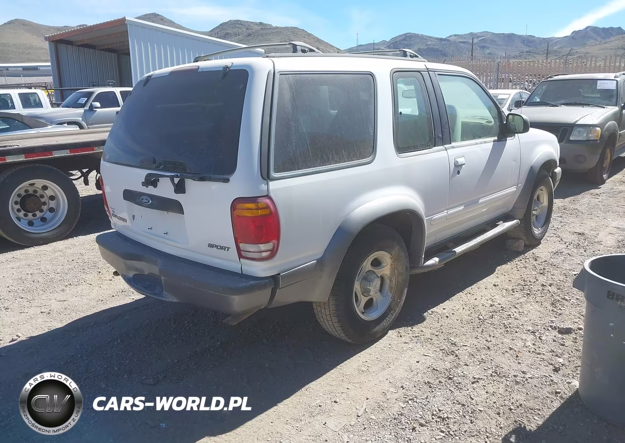 2000 Ford Explorer Sport VIN:1FMYU70E4YUA72038 - 4