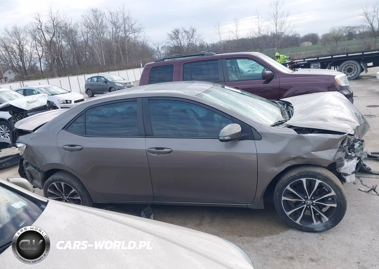 2018 Toyota Corolla Xse VIN:5YFBURHE1JP849482 - 13