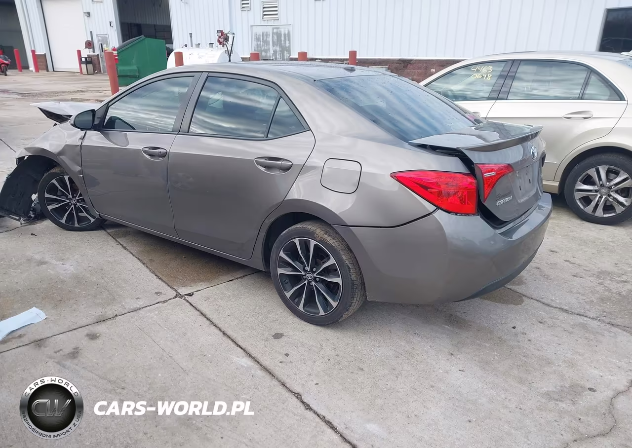 2018 Toyota Corolla Xse VIN:5YFBURHE1JP849482 - 3