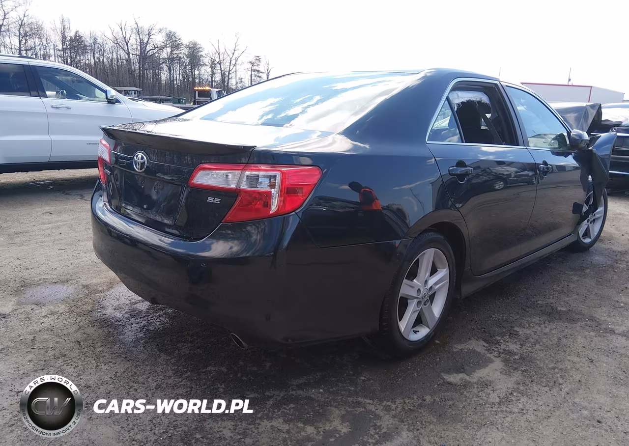 2013 Toyota Camry Se VIN:4T1BF1FK6DU663346 - 4