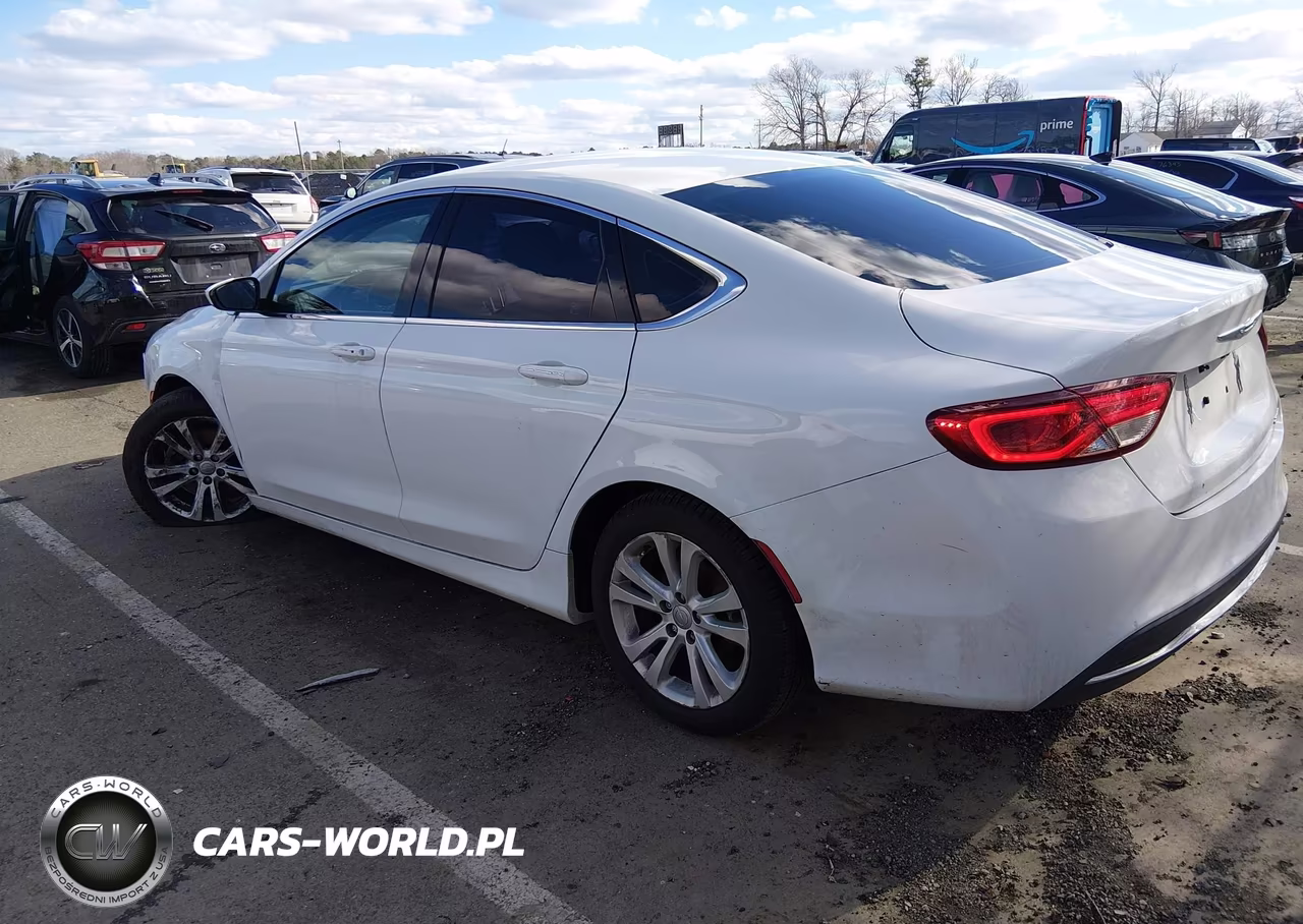 2015 Chrysler 200 Limited VIN:1C3CCCAB7FN700121 - 3