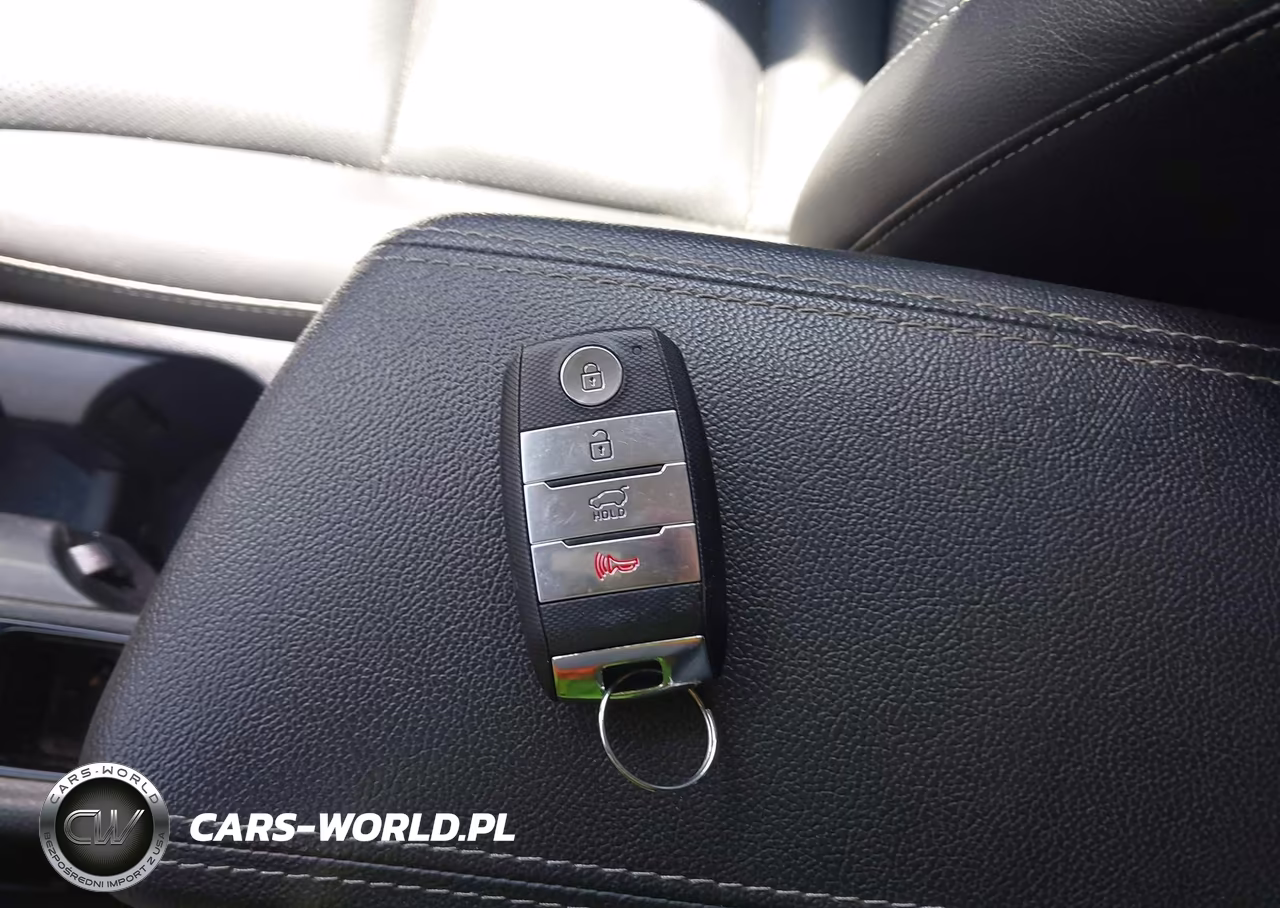 2018 Kia Niro Touring VIN:KNDCE3LC1J5125566 - 11