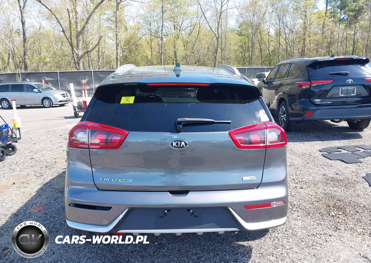 2018 Kia Niro Touring VIN:KNDCE3LC1J5125566 - 17