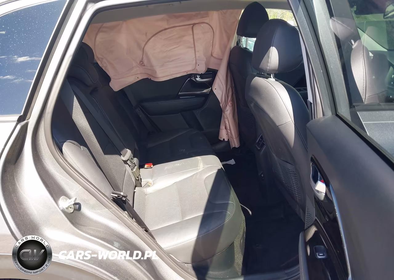 2018 Kia Niro Touring VIN:KNDCE3LC1J5125566 - 8