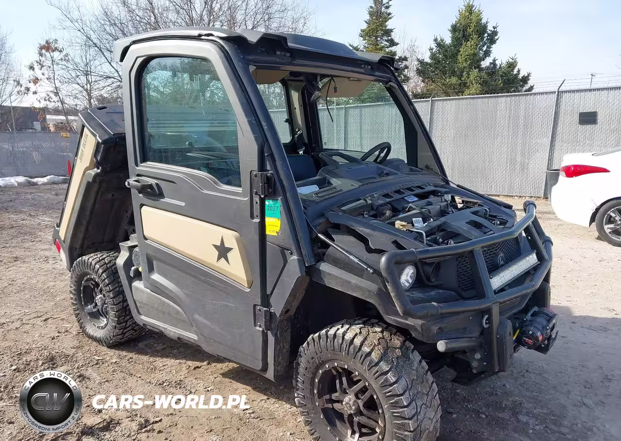 2023 John Deere Xuv835M Gator