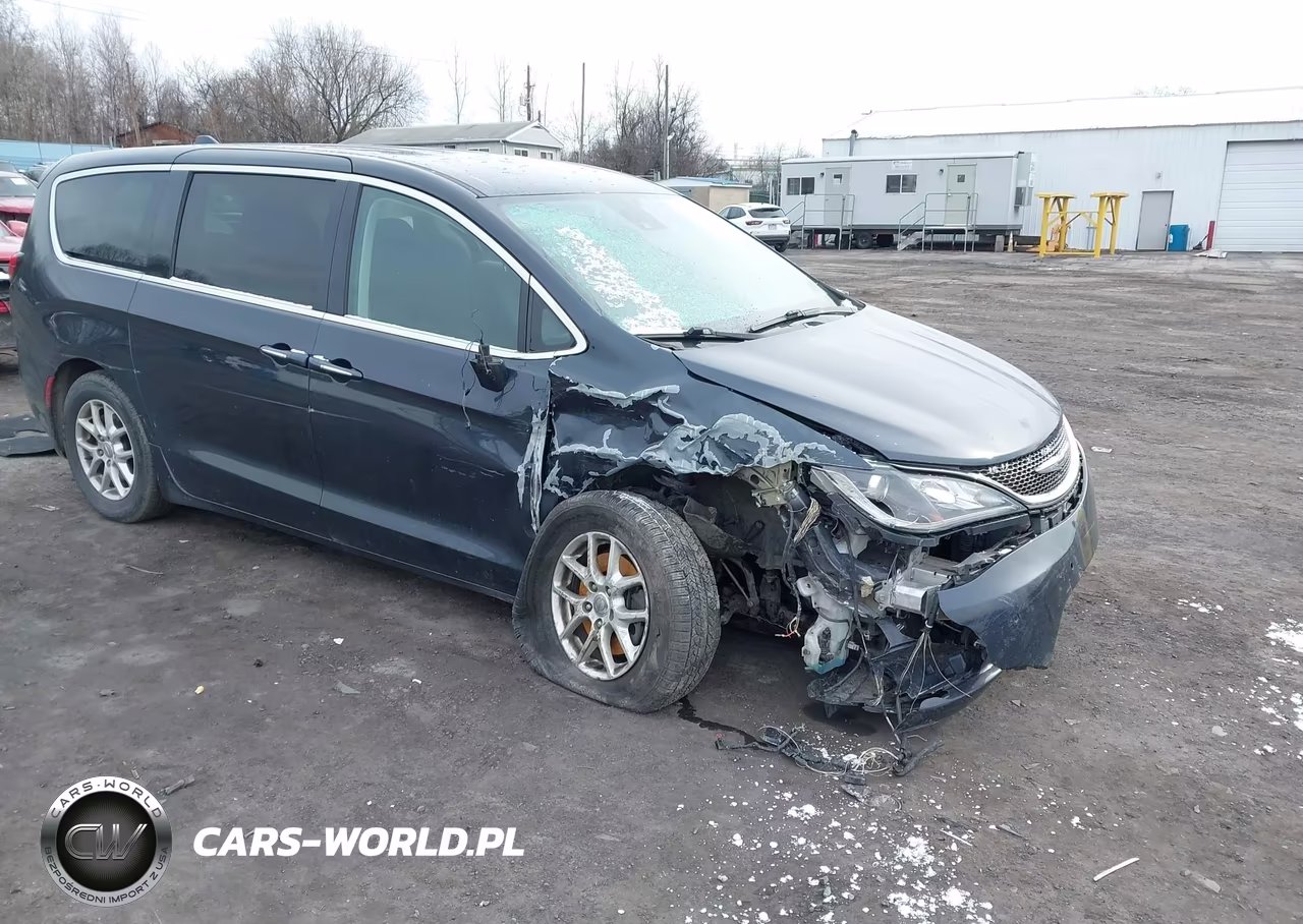 2020 Chrysler Pacifica Touring – zdjęcie 1 z 16