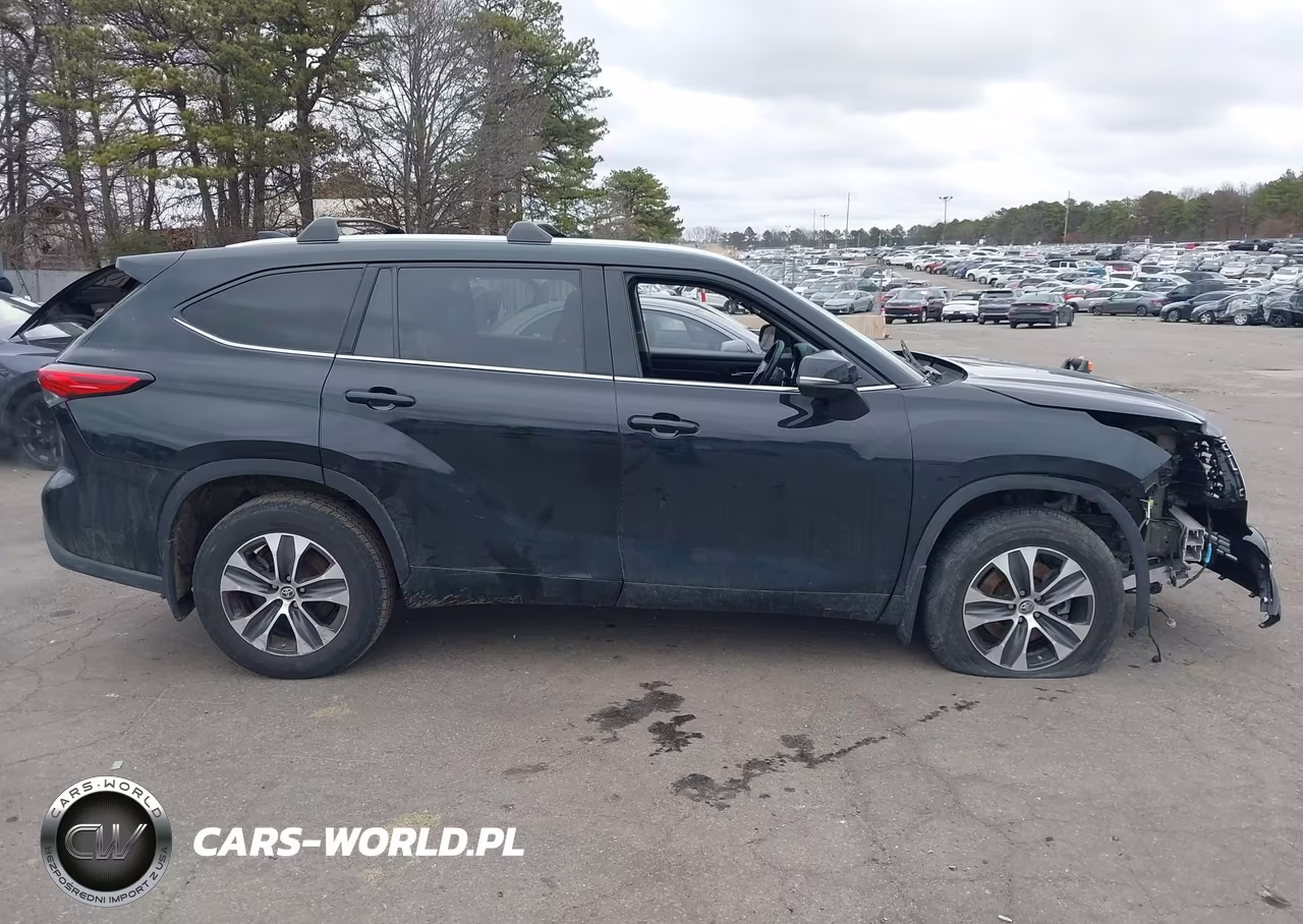 2022 Toyota Highlander Xle VIN:5TDGZRBH5NS224641 - 14