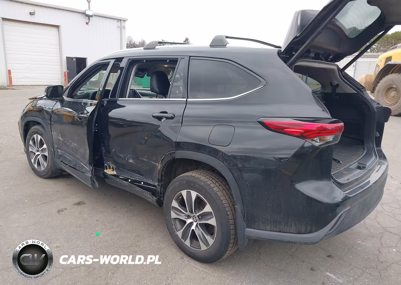 2022 Toyota Highlander Xle VIN:5TDGZRBH5NS224641 - 3