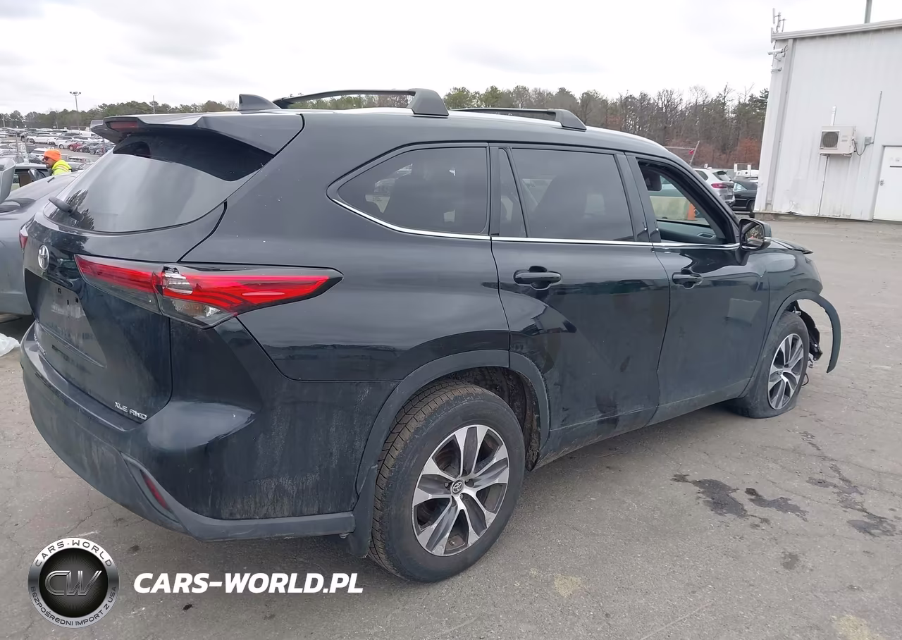 2022 Toyota Highlander Xle VIN:5TDGZRBH5NS224641 - 4