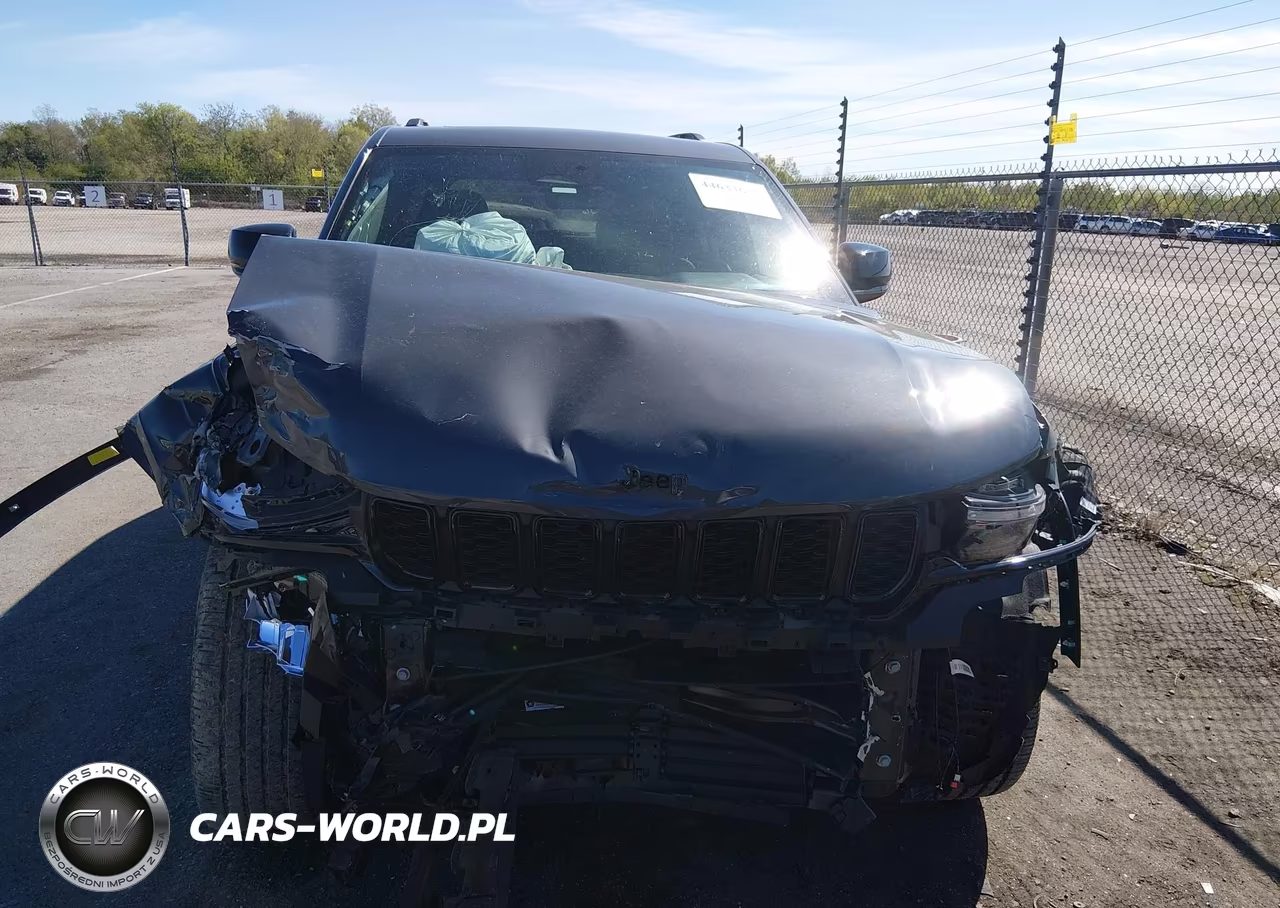2025 Jeep Grand Cherokee Altitude X 4X2 VIN:1C4RJGAG0SC294185 - 13