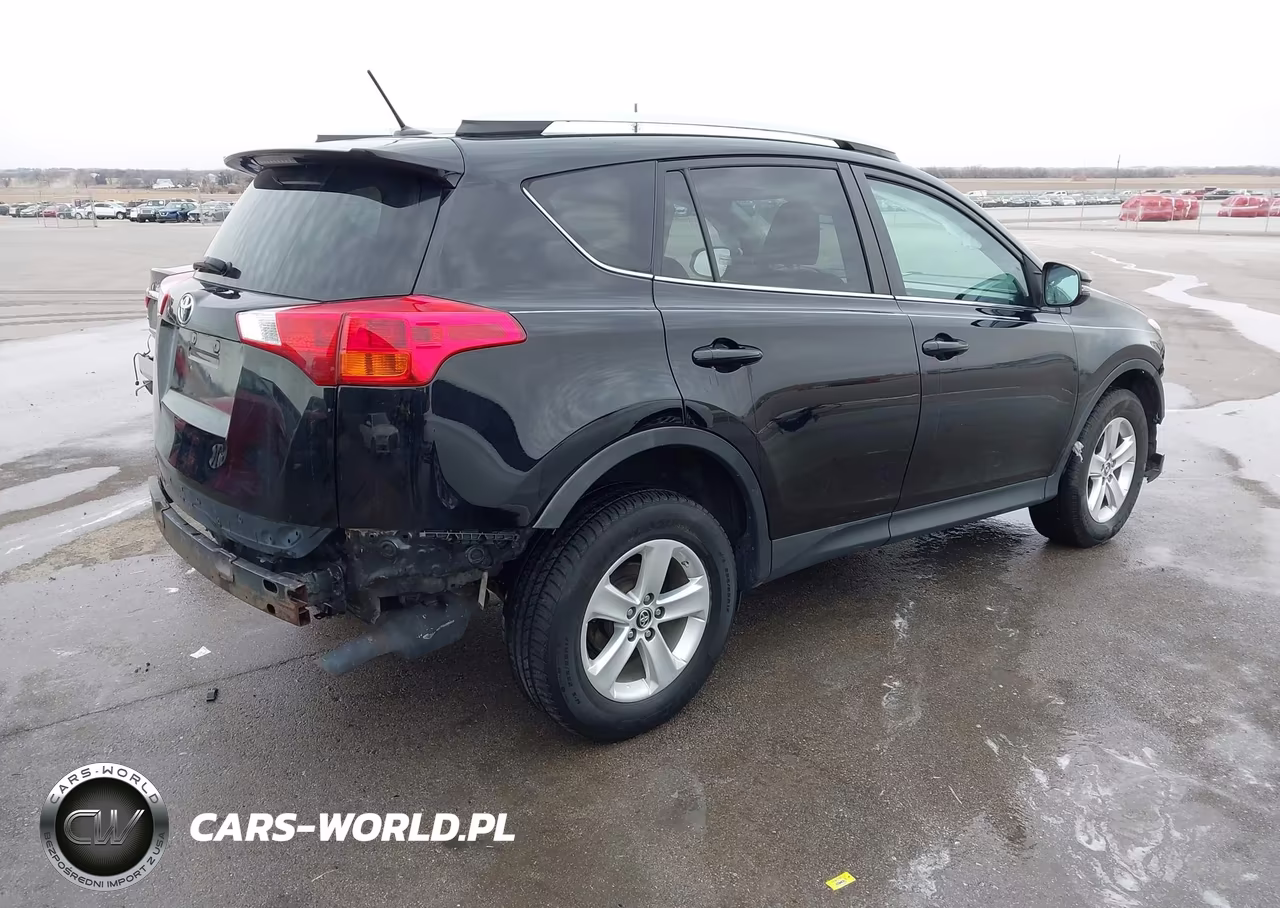 2015 Toyota Rav4 Xle VIN:2T3RFREV5FW340344 - 4