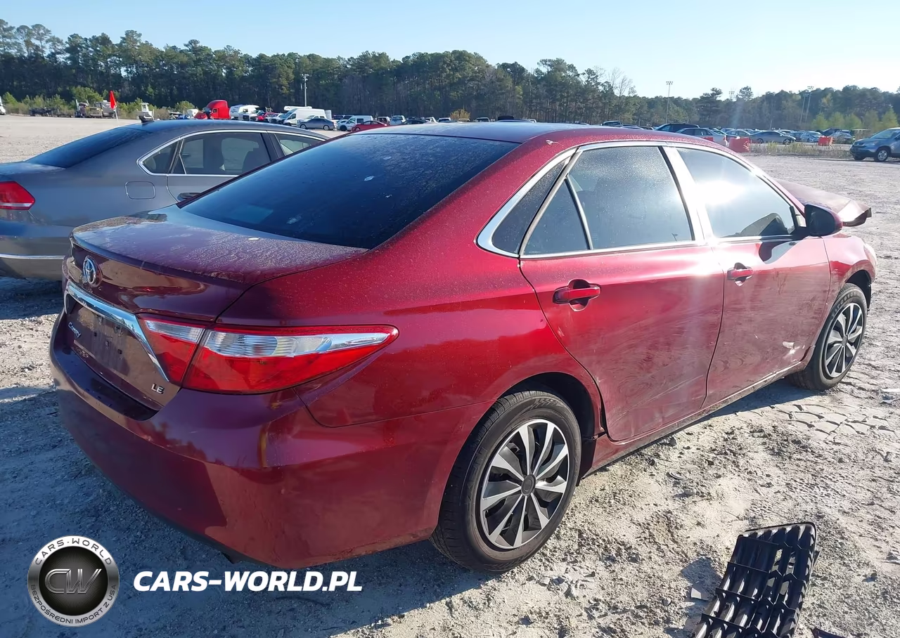 2017 Toyota Camry Le VIN:4T1BF1FK7HU745513 - 4